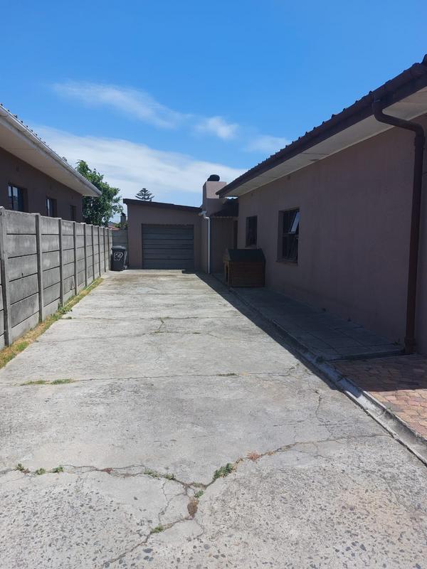 3 Bedroom Property for Sale in Glen Lilly Western Cape